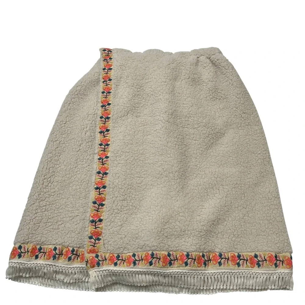 Natural Life Body Towel Wrap L/XL Ivory Fleece Floral Embroidered Magnetic Close